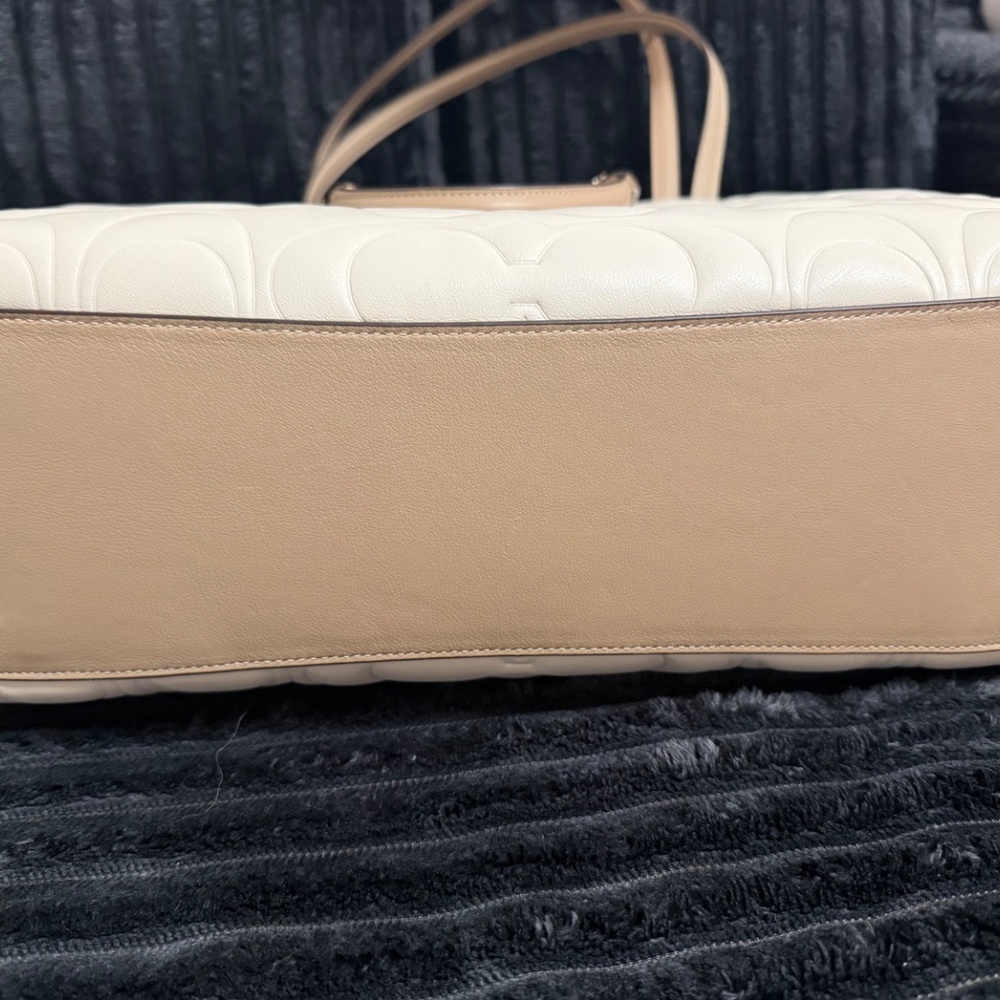 Maggie Tote Bag In Blocked Signature Leather - Picture 8 of 11